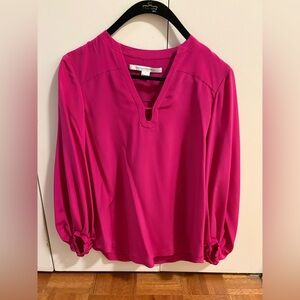 NEW 100% Silk DVF DIANE VON FURSTENBERG Silk Blouse size 2 new